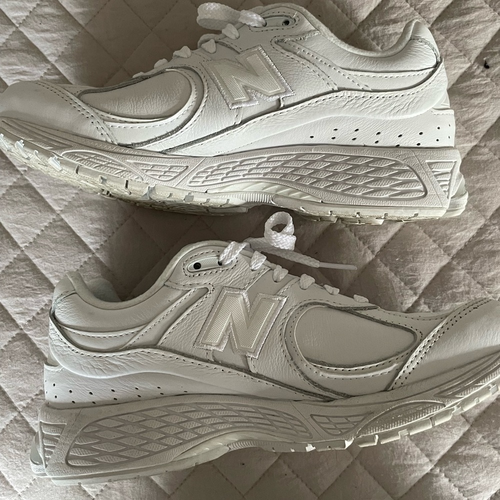 New Balance Sneakers Sz 8.5 - Picture 9 of 12